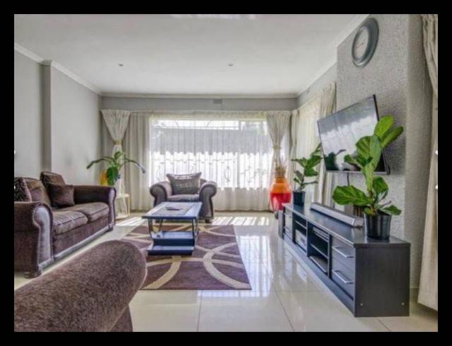 3 BEDROOM HOUSE FOR SALE IN RHODESFIELD